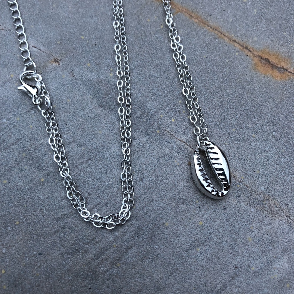 Silver Tone Cowrie Shell Pendant Necklace - Picture 3 of 8